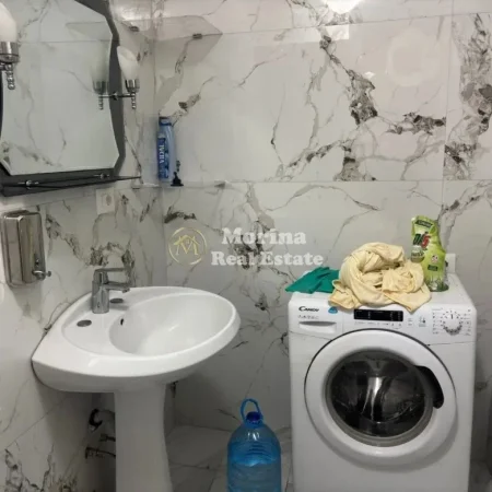 Tirane, jepet me qera apartament 1+1 Kati 3, 55 m² 550 € (Qender)