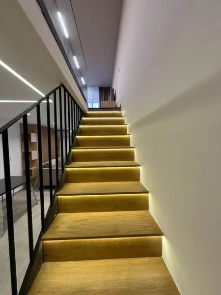 Tirane, shitet apartament duplex 1+1+Ballkon Kati 1, 73 m² 119.000 € (rruga e kavajes)