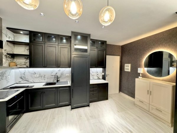 Tirane, jepet me qera apartament 2+1 Kati 8, 100 m² 1.300 € (Garden Building Residence , Rruga e Kavajes)