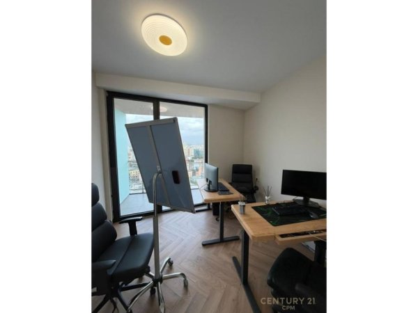 Tirane, jepet me qera zyre Kati 12, 104 m² 950 € (mine peza)