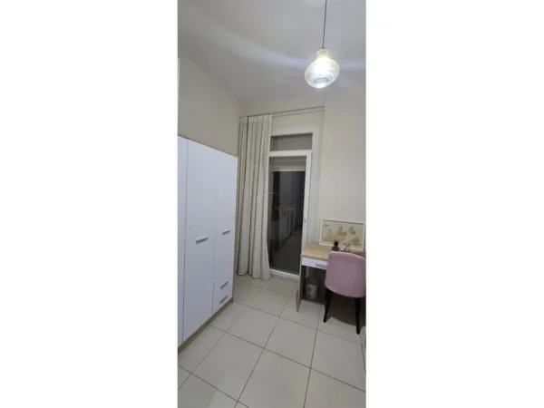 Tirane, jepet me qera apartament 2+1 Kati 2, 100 m² 900 € (Kopshti Zoologjik)
