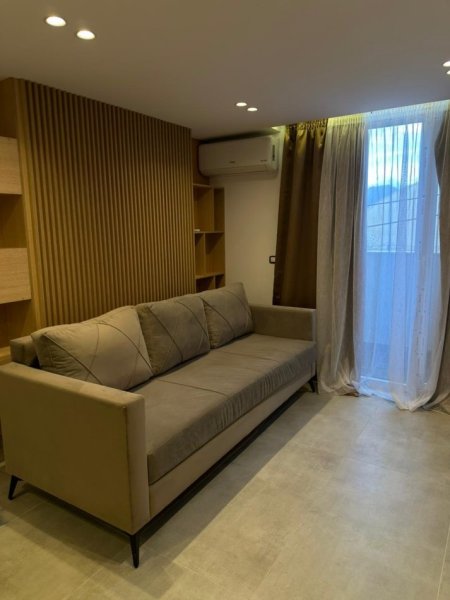 Tirane, shitet apartament 1+1+Ballkon Kati 1, 73 m² 119.000 € (Golden Park)