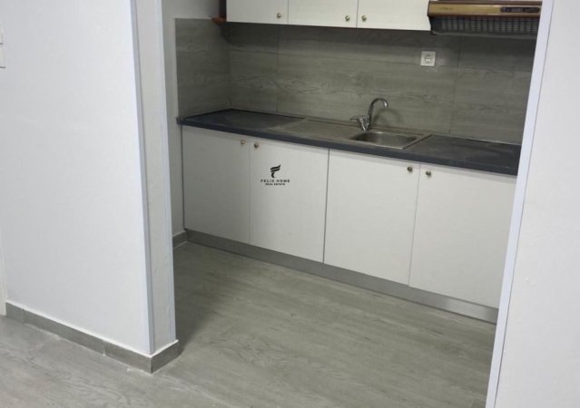 Tirane, jepet me qera zyre Kati 1, 113 m² 800 € (RRUGA IRFAN TOMINI)