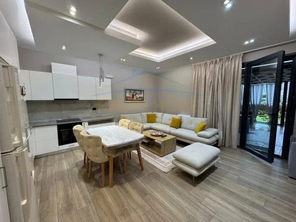 Tirane, jepet me qera apartament 2+1+2+Post Parkimi+Verande Kati 0, 100 m² 1.700 € (TEG, Sofia Residence)