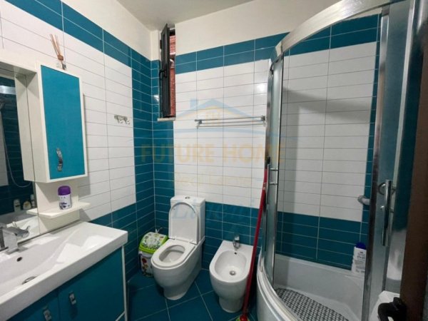 Tirane, jepet me qera apartament 1+1 Kati 4, 78 m² 650 € (Liqeni I Thatë)