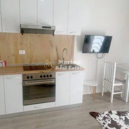Tirane, jepet me qera apartament 1+1 Kati 5, 70 m² 400 € (Ali Demi)