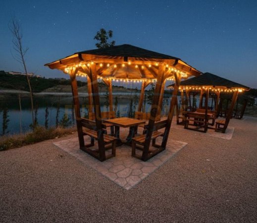 Tirane, jepet me qera Vile 2 Katshe Kati 0, 1.400 m² 2.000 € (Farke)