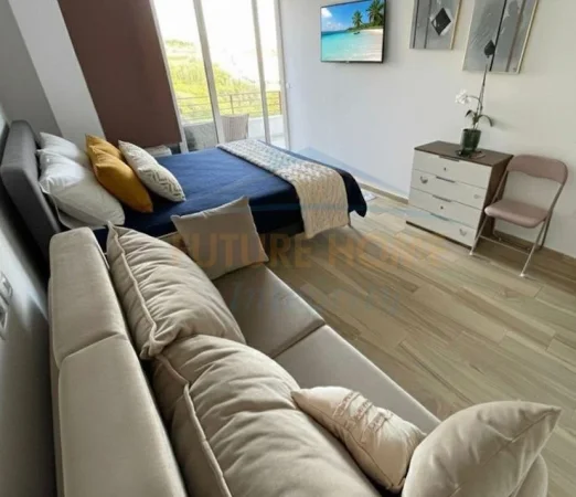 Tirane, jepet me qera Vile 2 Katshe Kati 0, 1.400 m² 2.000 € (Farke)
