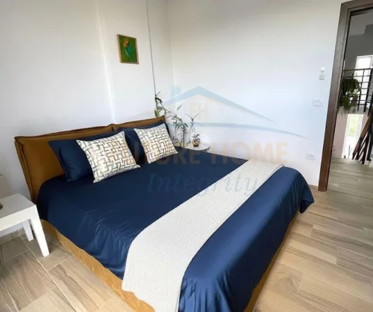 Tirane, jepet me qera Vile 2 Katshe Kati 0, 1.400 m² 2.000 € (Farke)