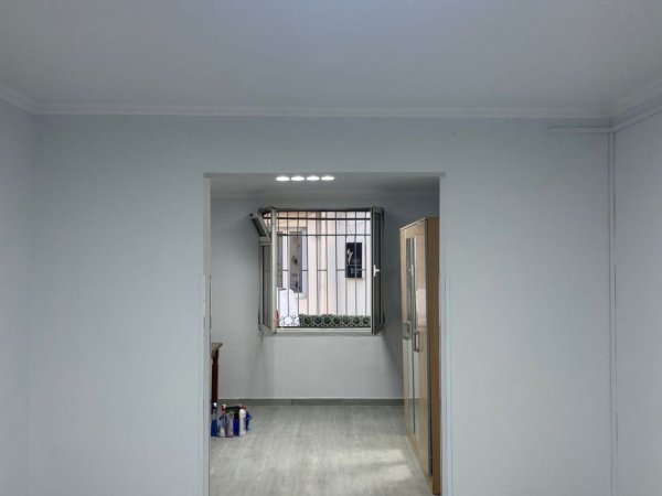 Tirane, jepet me qera zyre Kati 1, 113 m² 800 € (BULEVARDI BAJRAM CURRI)