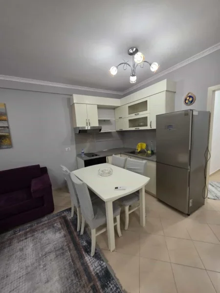 Tirane, jepet me qera apartament 2+1 , 93 m² 500 € (Rruga 3 Deshmoret)