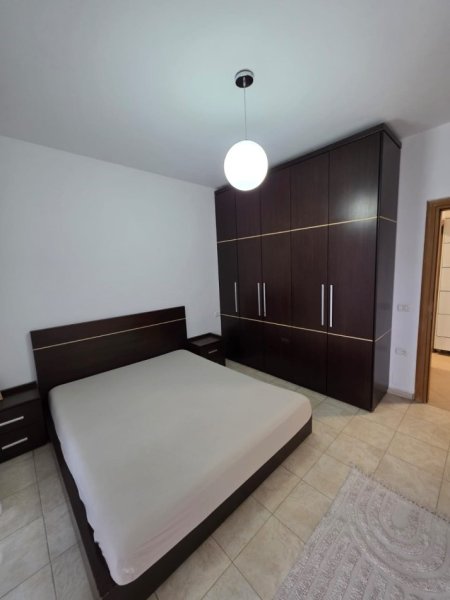 Tirane, jepet me qera apartament 1+1 Kati 5, 65 m² 500 € (Rrethi i Selites.)