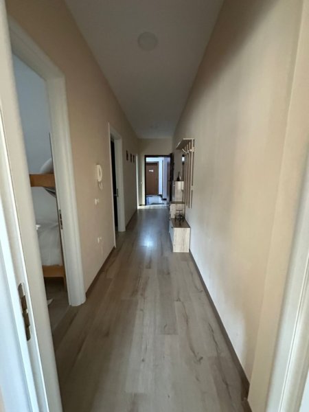 Tirane, jepet me qera apartament 2+1+Ballkon Kati 2, 100 m² 700 € (Liqeni i Thate)