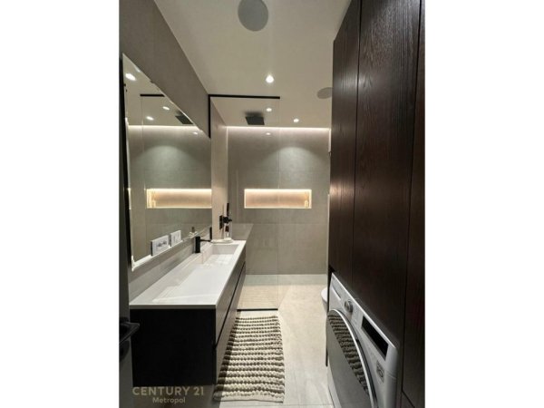 Tirane, shitet apartament 1+1 Kati 7, 67 m² 167.000 € (VILAT GJERMANE)