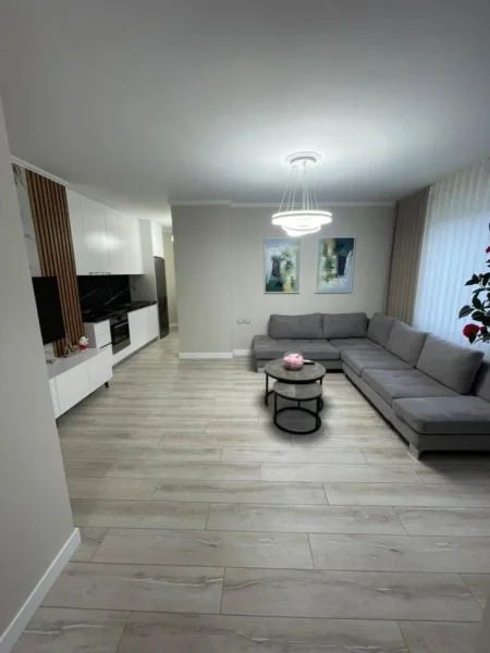 Tirane, jepet me qera apartament 1+1 Kati 4, 75 m² 800 € (Rruga e Kosovareve)