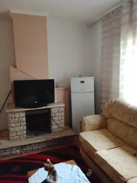 Tirane, jepet me qera Vile 1+1+Aneks+Ballkon , 95 m² 400 € (Rruga gavril pepo)