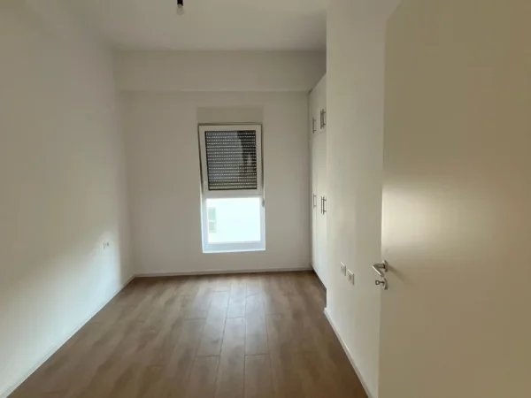 Tirane, shitet apartament 2+1+Ballkon Kati 7, 74 m² 128.000 € (ALI DEMI)
