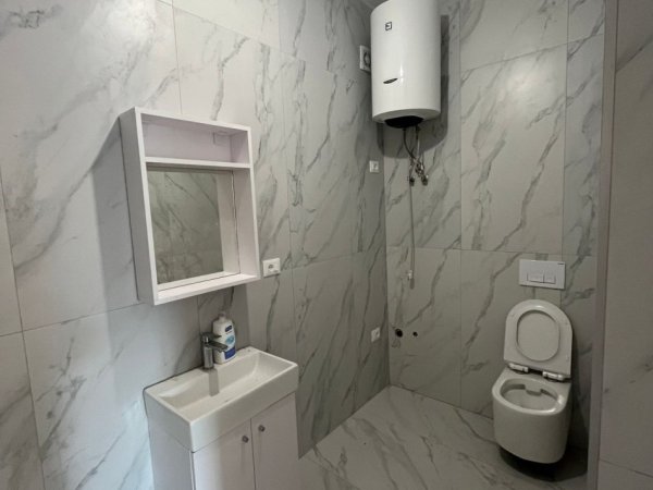 Tirane, shitet apartament 2+1+Ballkon Kati 7, 74 m² 128.000 € (ALI DEMI)