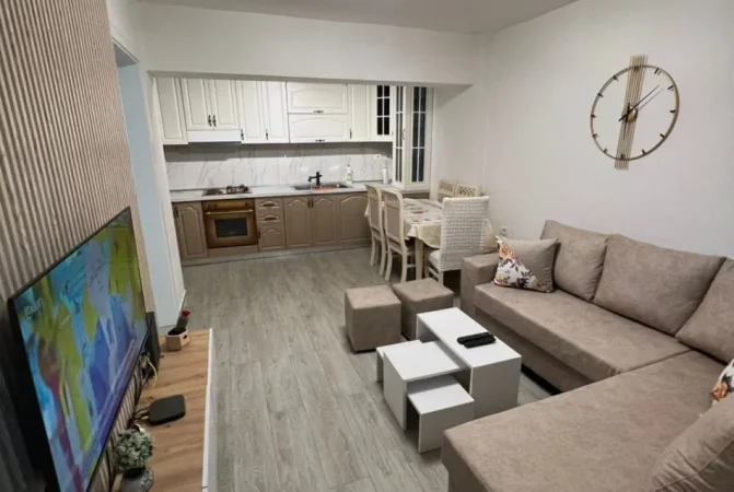 Tirane, jepet me qera Vile 2+1 Kati 1, 70 m² 600 € (zogu i zi)