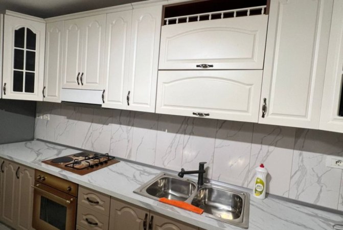 Tirane, jepet me qera Vile 2+1 Kati 1, 70 m² 600 € (zogu i zi)