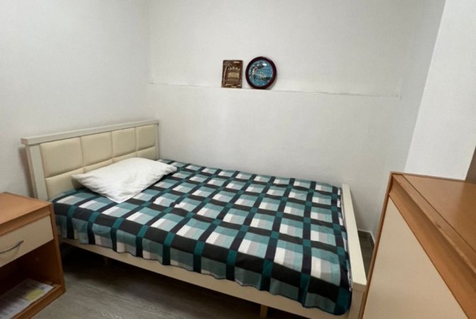 Tirane, jepet me qera Vile 2+1 Kati 1, 70 m² 600 € (zogu i zi)