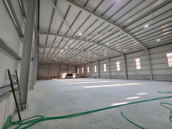 Tirane, jepet me qera ambjent biznesi Kati 0, 1.200 m² 4.500 € (Tirane Durres)