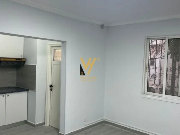 Tirane, jepet me qera zyre Kati 0, 114 m² 600 € (IRFAN TOMINI)
