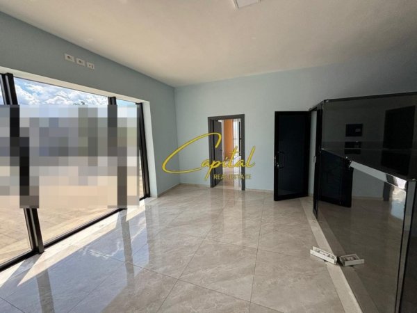 Tirane, jepet me qera magazine Kati 0, 4.300 m² 5.000 € (VORE)