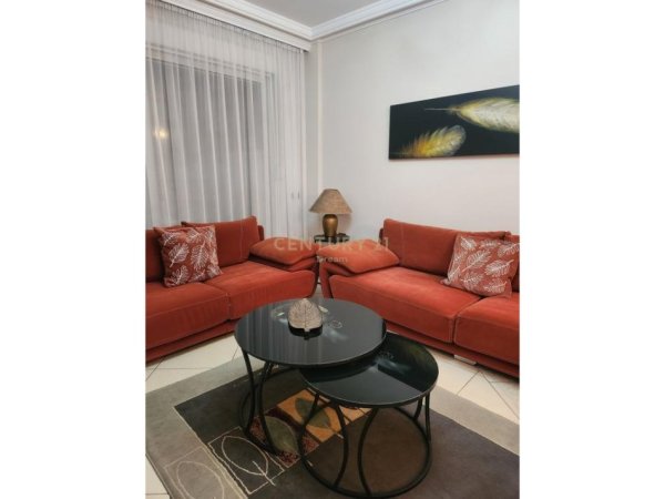 Tirane, jepet me qera apartament Kati 6, 115 m² 800 € (Restorant Juvenilja)