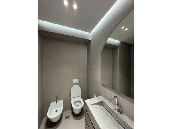 Tirane, jepet me qera apartament 2+1 Kati 6, 125 m² 1.800 € (Kompleksi Delijorgji)