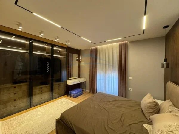 Tirane, jepet me qera apartament 2+1 Kati 6, 125 m² 1.800 € (Kompleksi Delijorgji)