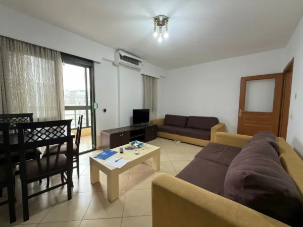 Tirane, jepet me qera apartament 2+1+Ballkon Kati 5, 100 m² 550 € (rruga 5 maji)