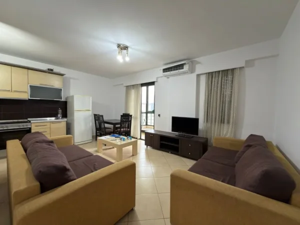 Tirane, jepet me qera apartament 2+1+Ballkon Kati 5, 100 m² 550 € (rruga 5 maji)