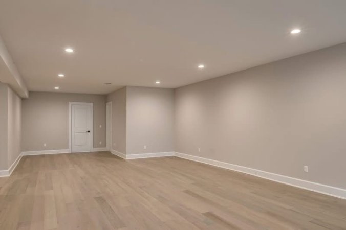 Tirane, jepet me qera ambjent biznesi Kati 1, 226 m² 2.071 € (Blloku)