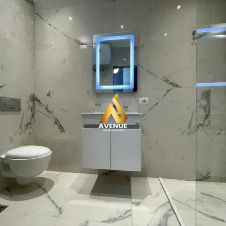 Tirane, jepet me qera apartament 1+1+Ballkon Kati 3, 70 m² 800 € (rruga e kosovareve)