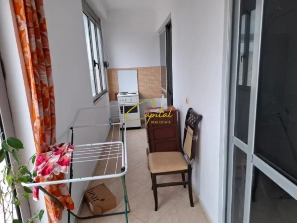 Tirane, jepet me qera apartament 2+1 Kati 8, 100 m² 700 € (QENDER)