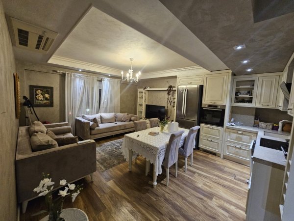 Tirane, shitet apartament 2+1 Kati 4, 60 m² 240.000 € (9-Kateshet)