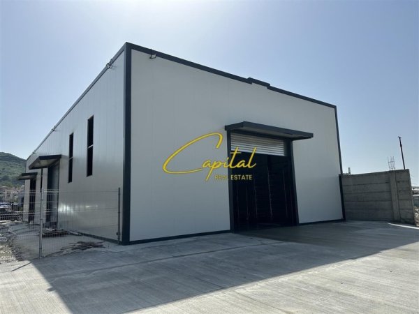 Tirane, jepet me qera magazine Kati 0, 522 m² 2.000 € (VORE)