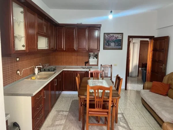 Tirane, jepet me qera apartament 2+1 Kati 2, 90 m² 600 € (DON BOSKO)