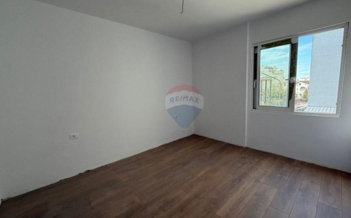 Tirane, shitet apartament 2+1 Kati 2, 92 m² 130.000 € (sotir caci)