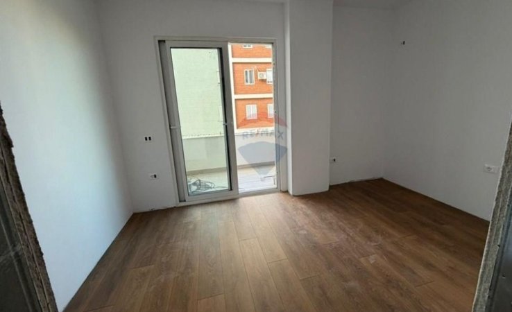 Tirane, shitet apartament 2+1 Kati 2, 92 m² 130.000 € (sotir caci)