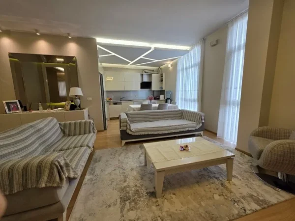 Tirane, shitet apartament 2+1 Kati 3, 111 m² (Kompleksin "Kika 2", Komuna Parisit)