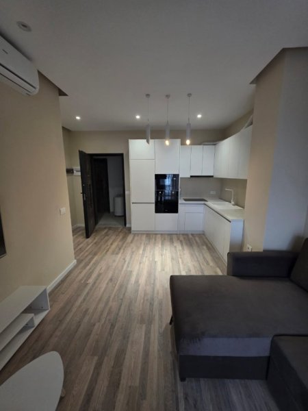 Tirane, jepet me qera apartament 1+1 Kati 6, 65 m² 500 € (5 MAJ)