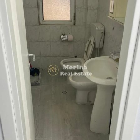 Tirane, jepet me qera ambjent biznesi Kati 0, 113 m² 800 € (Pallati me Shigjeta)