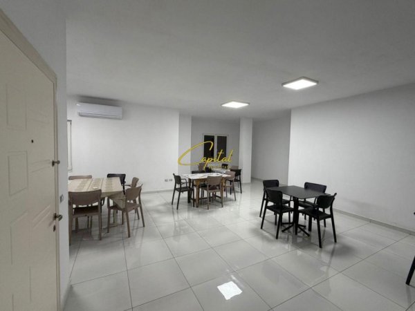 Tirane, jepet me qera zyre Kati 1, 160 m² 900 € (SAUK)