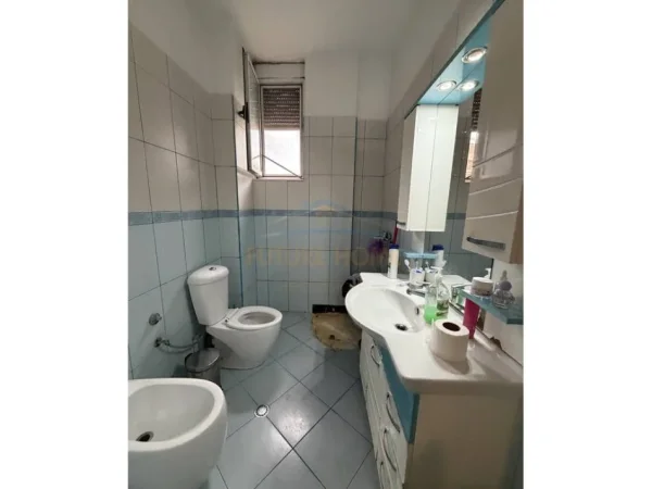 Tirane, shitet apartament 2+1+Ballkon Kati 2, 88 m² 150.000 € (Kodra e priftit)