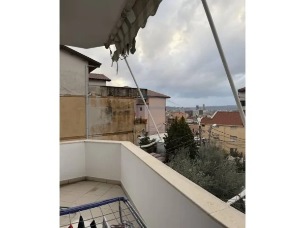 Tirane, shitet apartament 2+1+Ballkon Kati 2, 88 m² 150.000 € (Kodra e priftit)