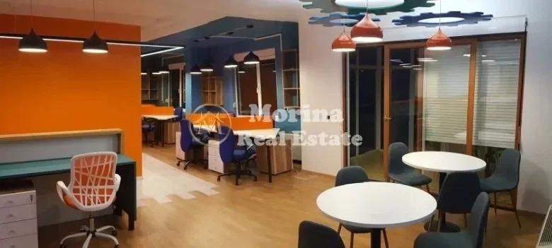 Tirane, jepet me qera ambjent biznesi Kati 1, 526 m² 5.000 € (Blloku)