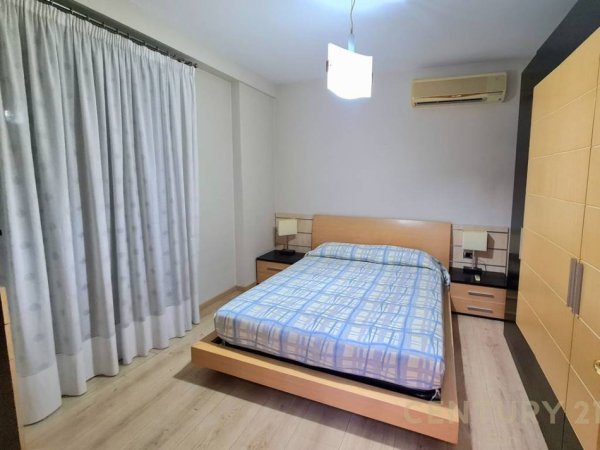Tirane, jepet me qera apartament 2+1 Kati 4, 100 m² 1.200 € (liqeni)