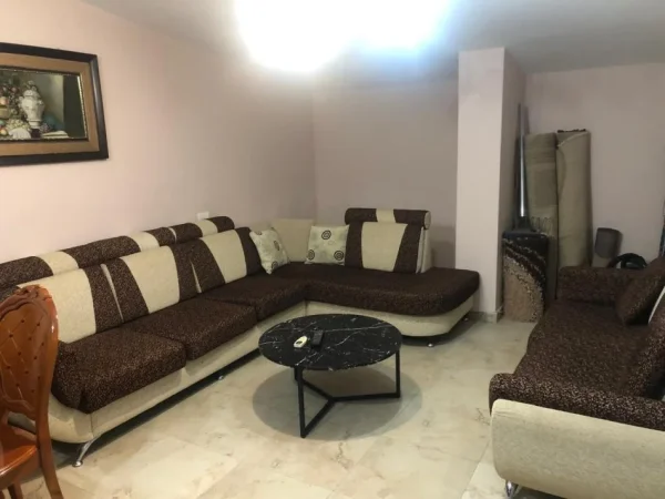 Tirane, jepet me qera apartament 1+1 Kati 6, 70 m² 600 € (Liqeni i thate)